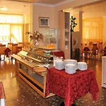 Paron Hotell 3*