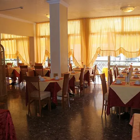 Hotel Paron