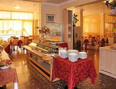 Paron Hotel 3*